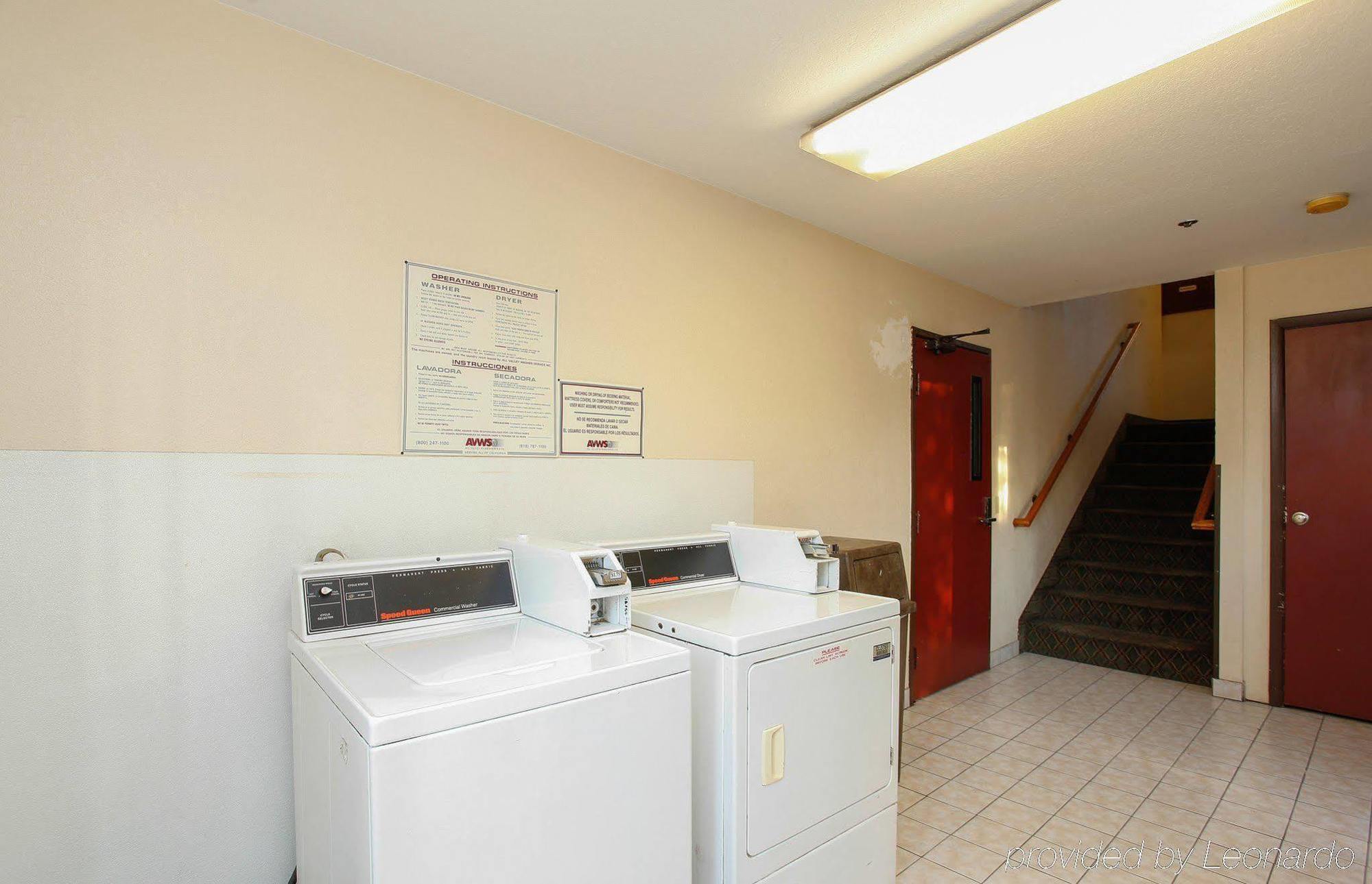 Ontario Airport Executive Inn Bagian luar foto