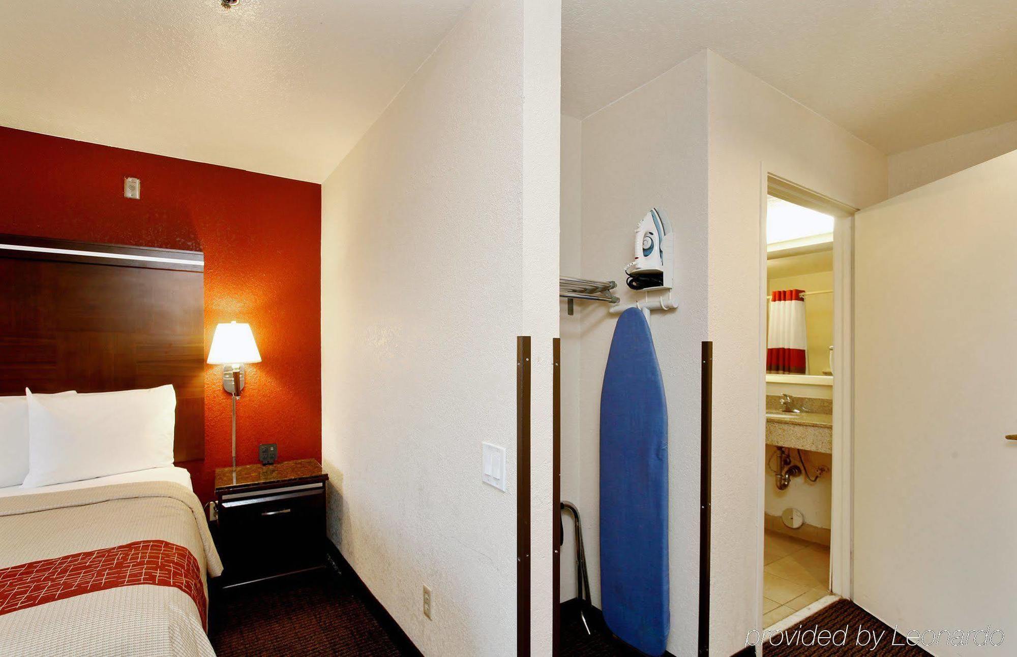 Ontario Airport Executive Inn Bagian luar foto
