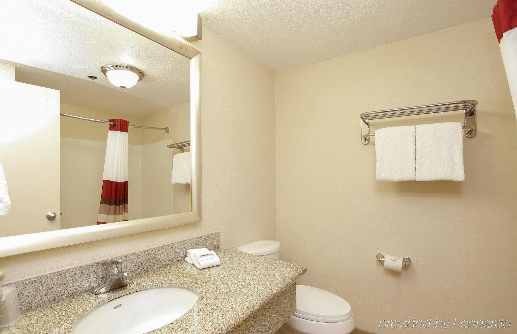Ontario Airport Executive Inn Bagian luar foto